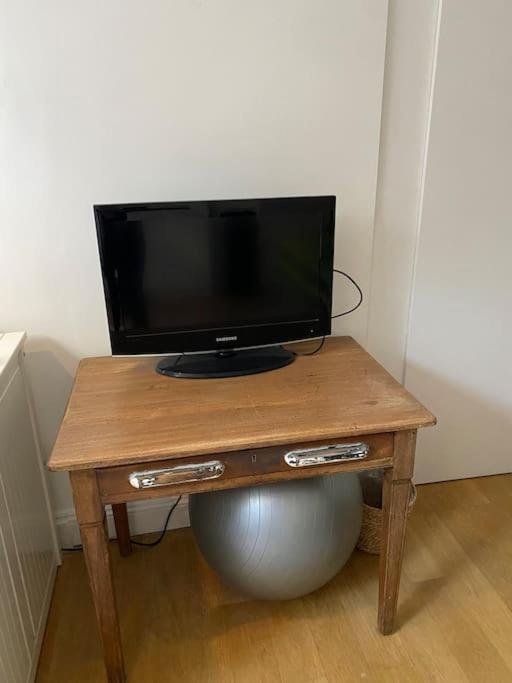 Spacious and light West London basement flat