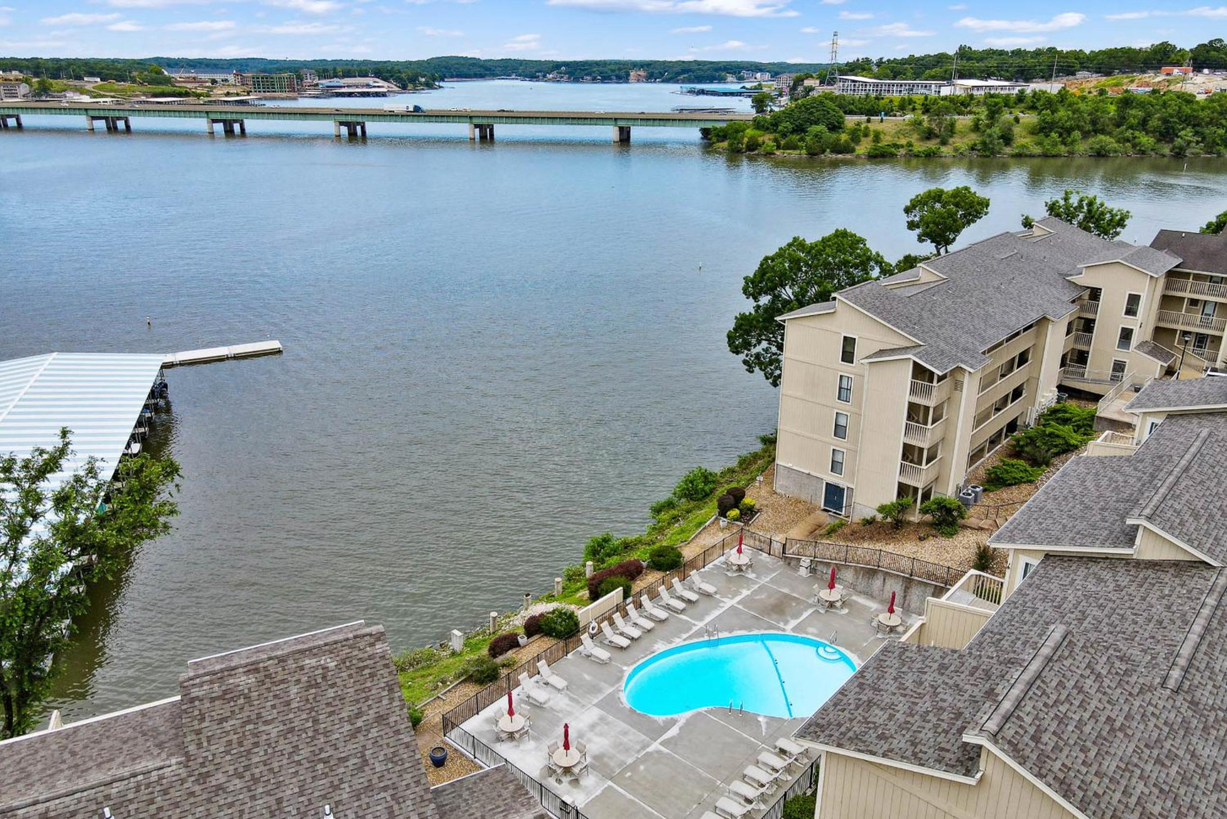 Beautiful Lakefront 3br Private Condo view 4