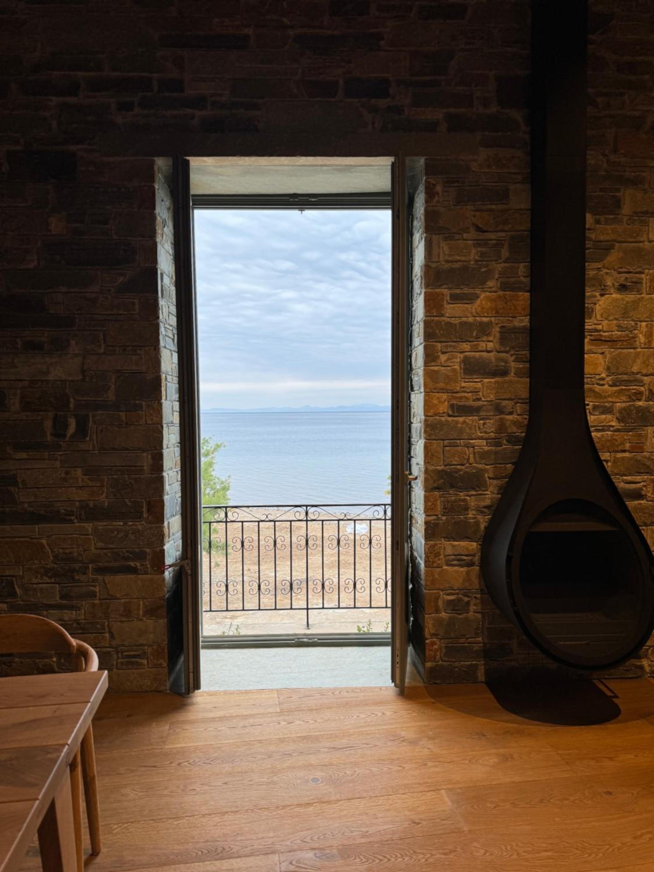 EJ Boutique Suites view 2