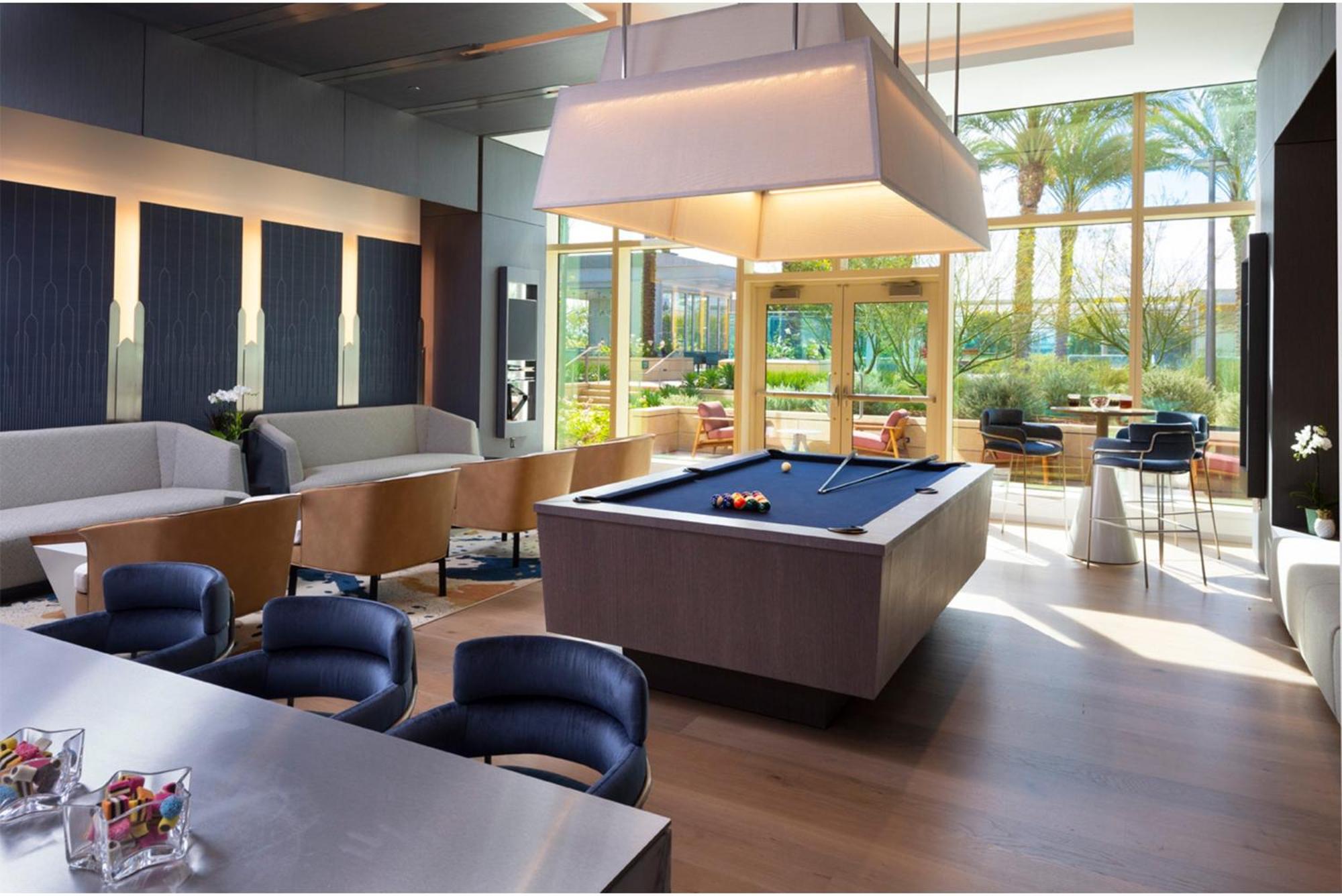 Lavish High-Rise 2bed Apt in the Hearth of Downtown LA