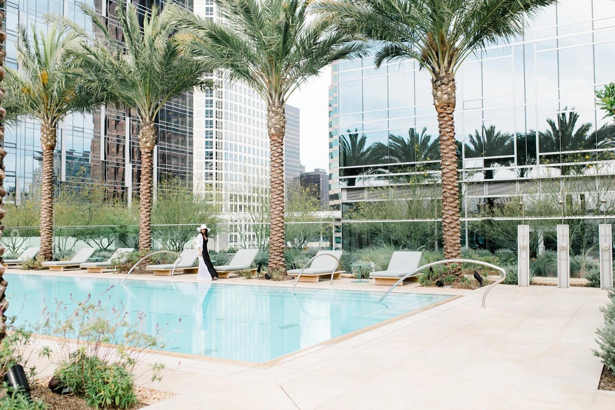 Lavish High-Rise 2bed Apt in the Hearth of Downtown LA