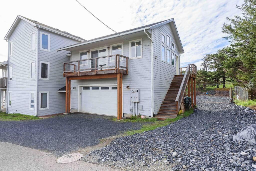 #StayinMyDistrict Oceanview Studio Loft