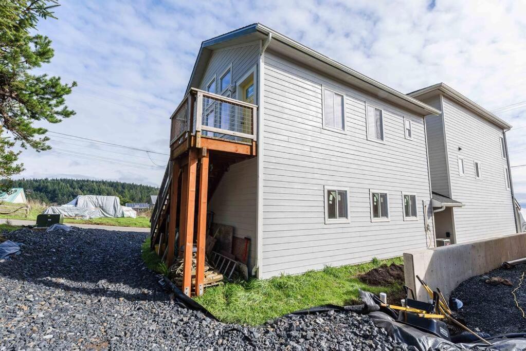 #StayinMyDistrict Oceanview Studio Loft