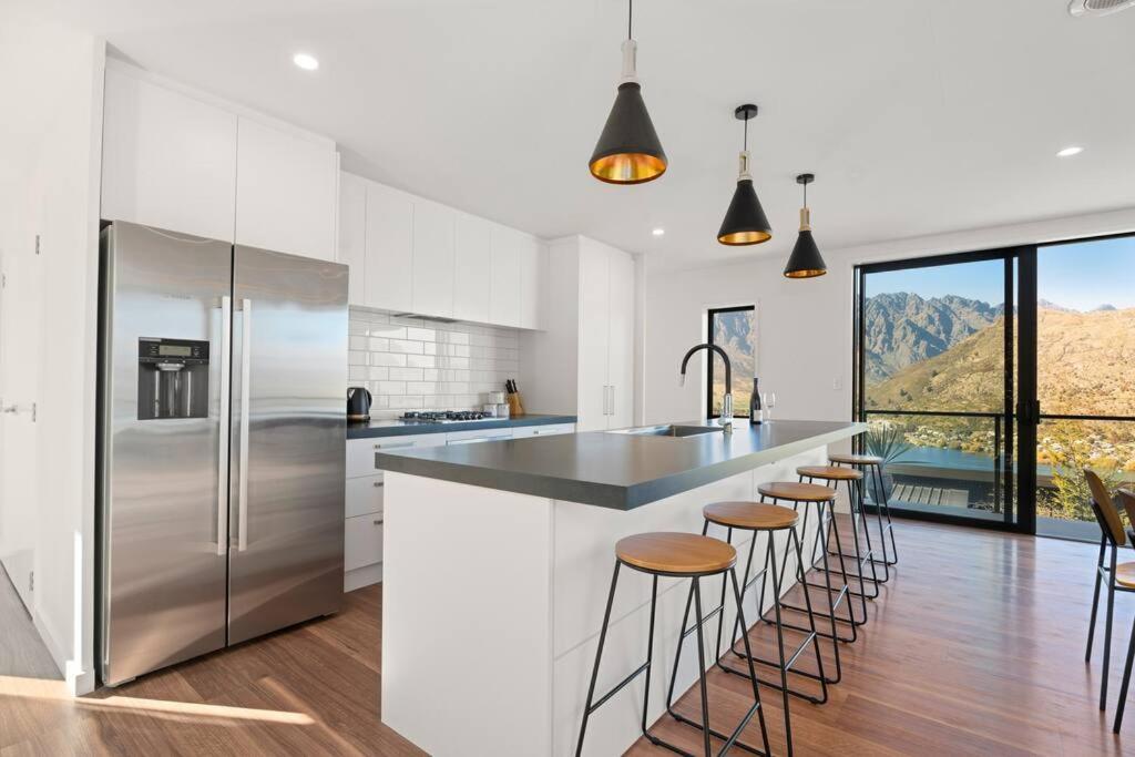 Style & Tranquillity - Eight Bedrooms, Two Houses view 4