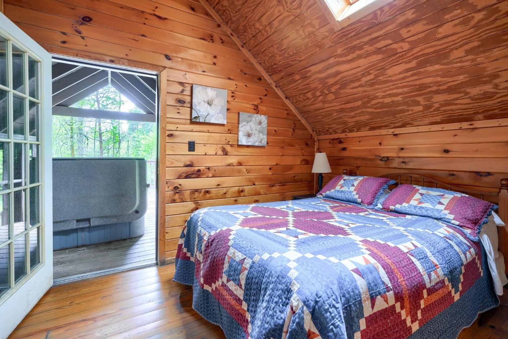 Blue Rose Cabins - Country Cottage view 4