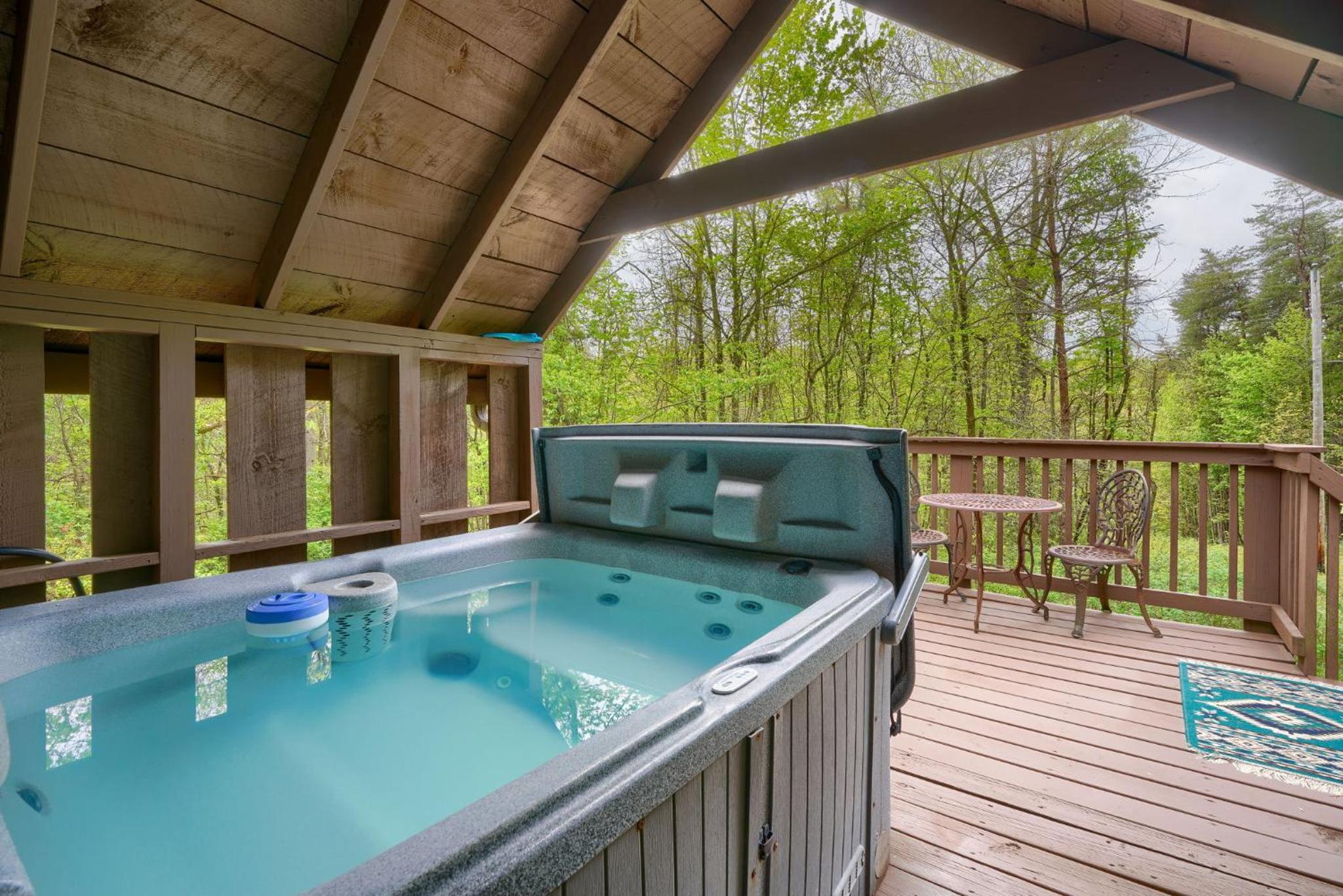 Blue Rose Cabins - Country Cottage view 2