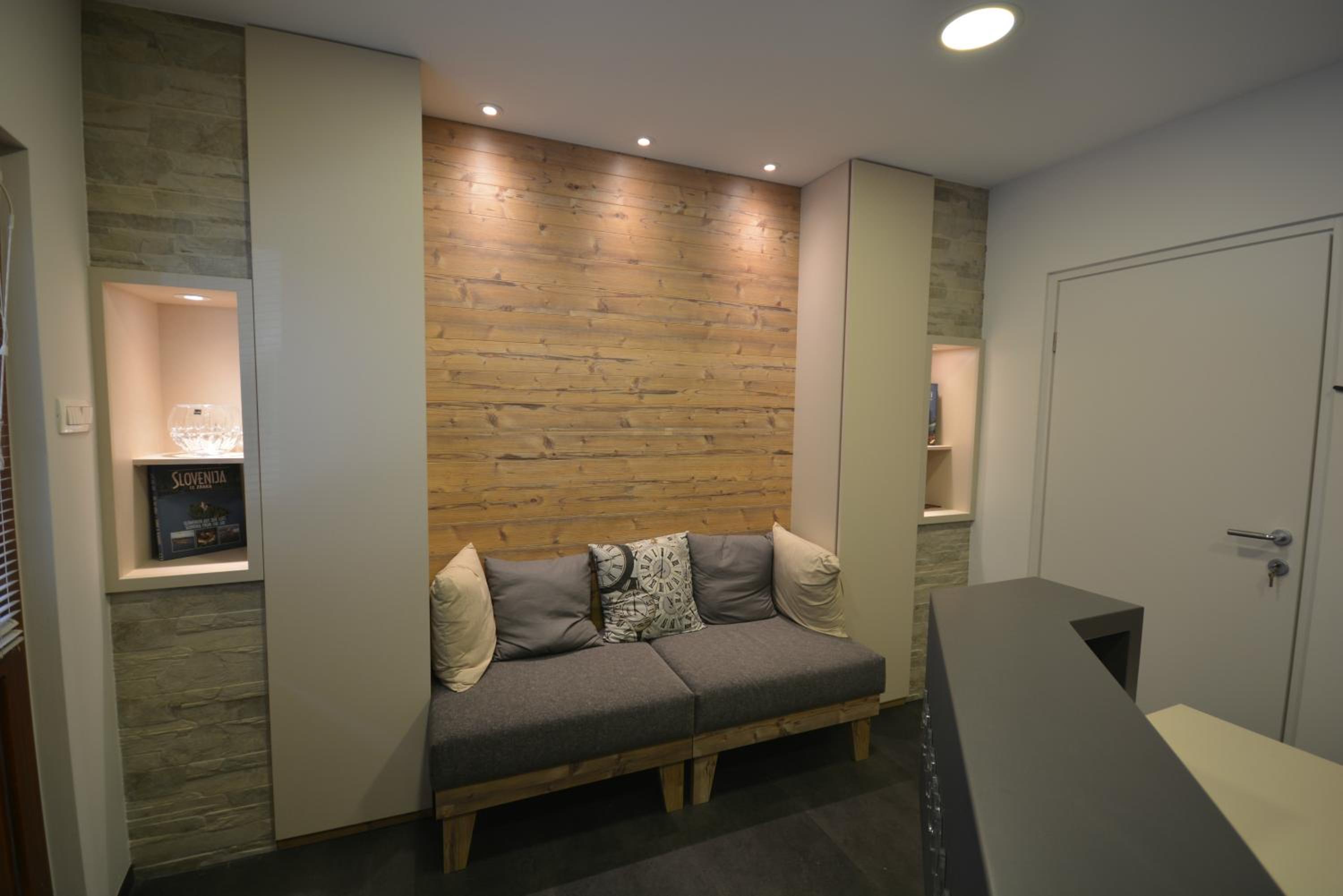 Rooms & Apartments Kepic, AIRPORT accomodation
