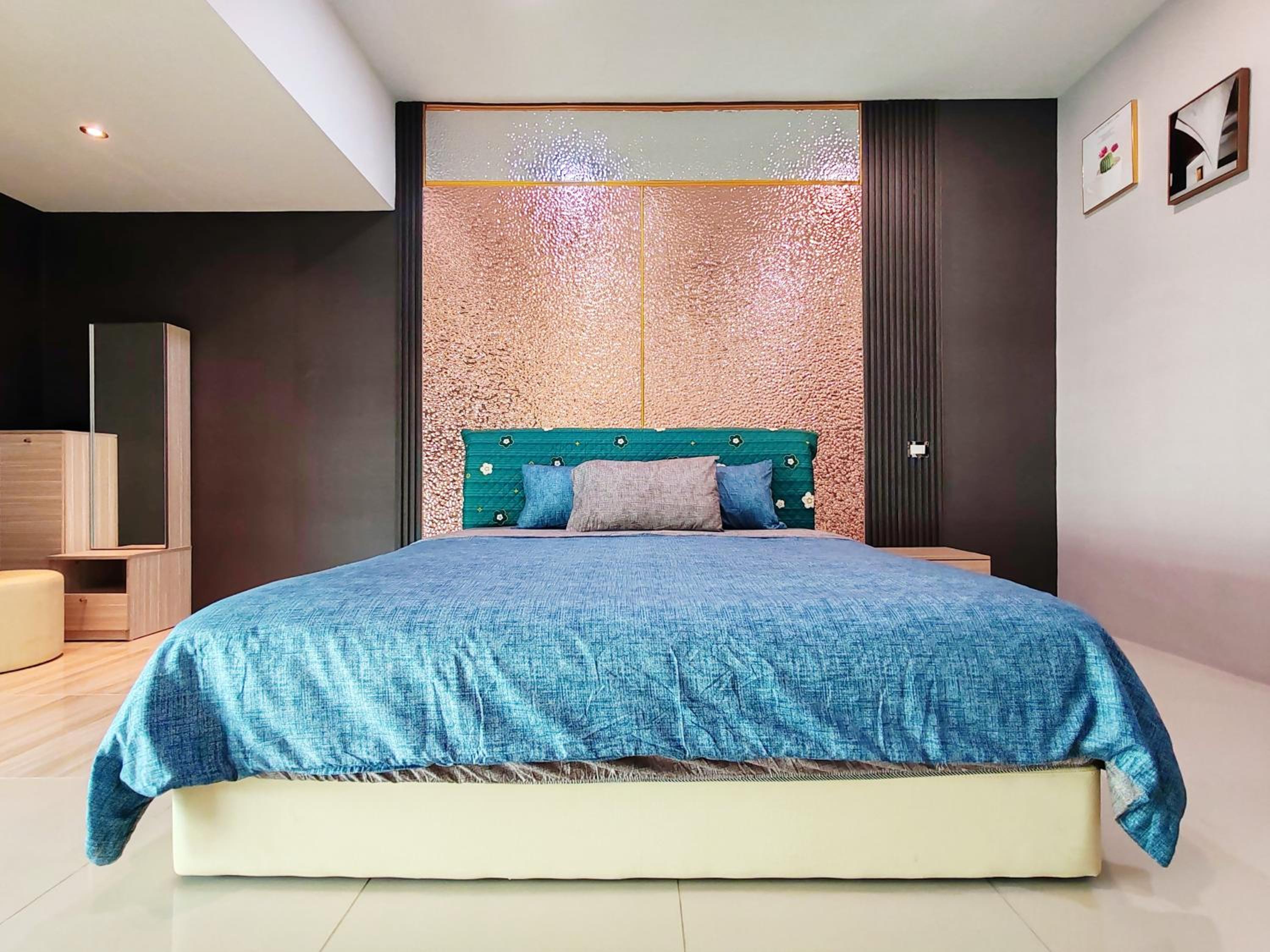 C Boutique Home photo 2