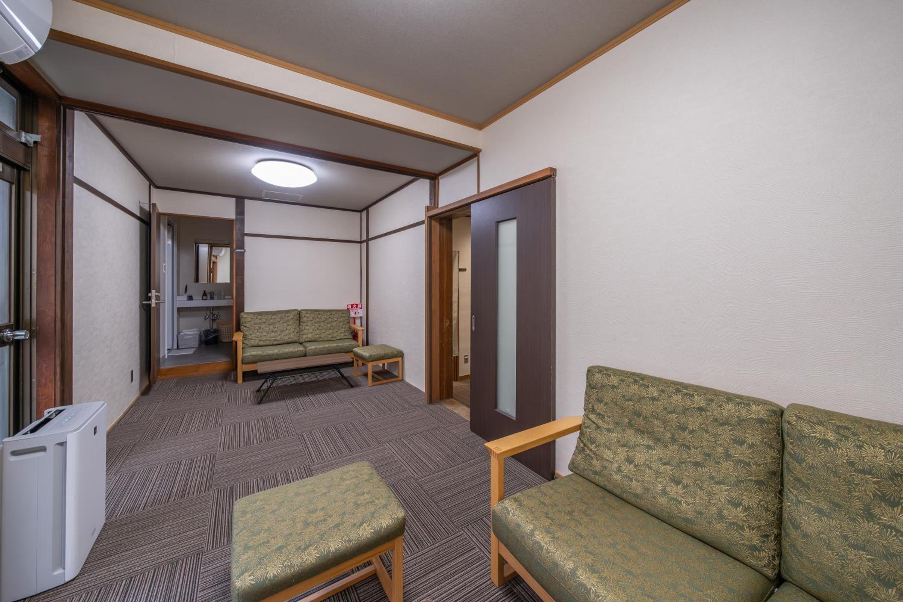 KOMOREBI HOSTEL-your cozy place-