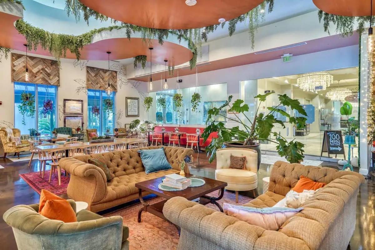 lounge