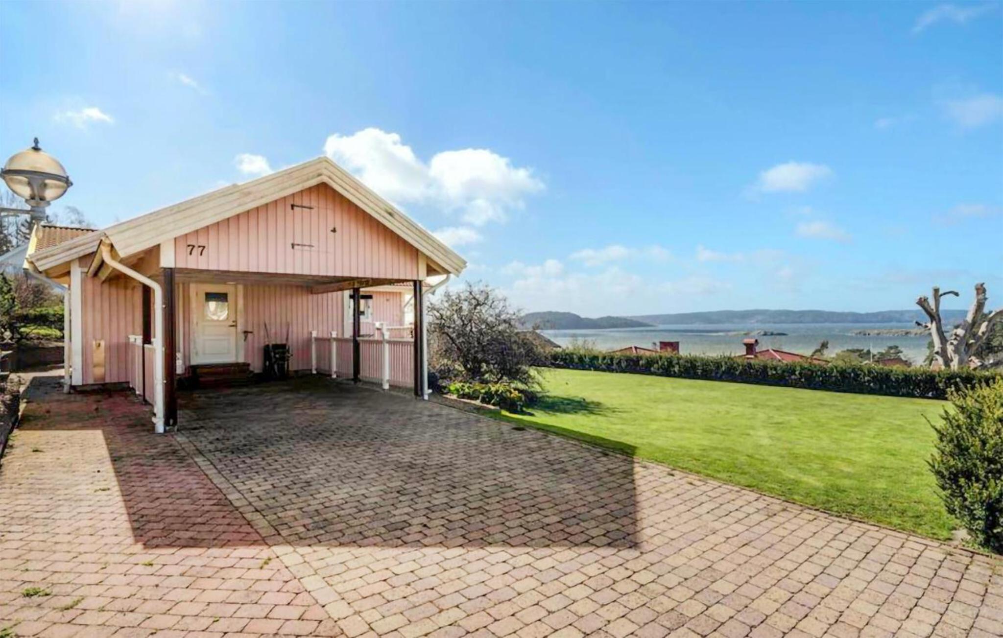 2 Bedroom Lovely Home In Uddevalla view 2
