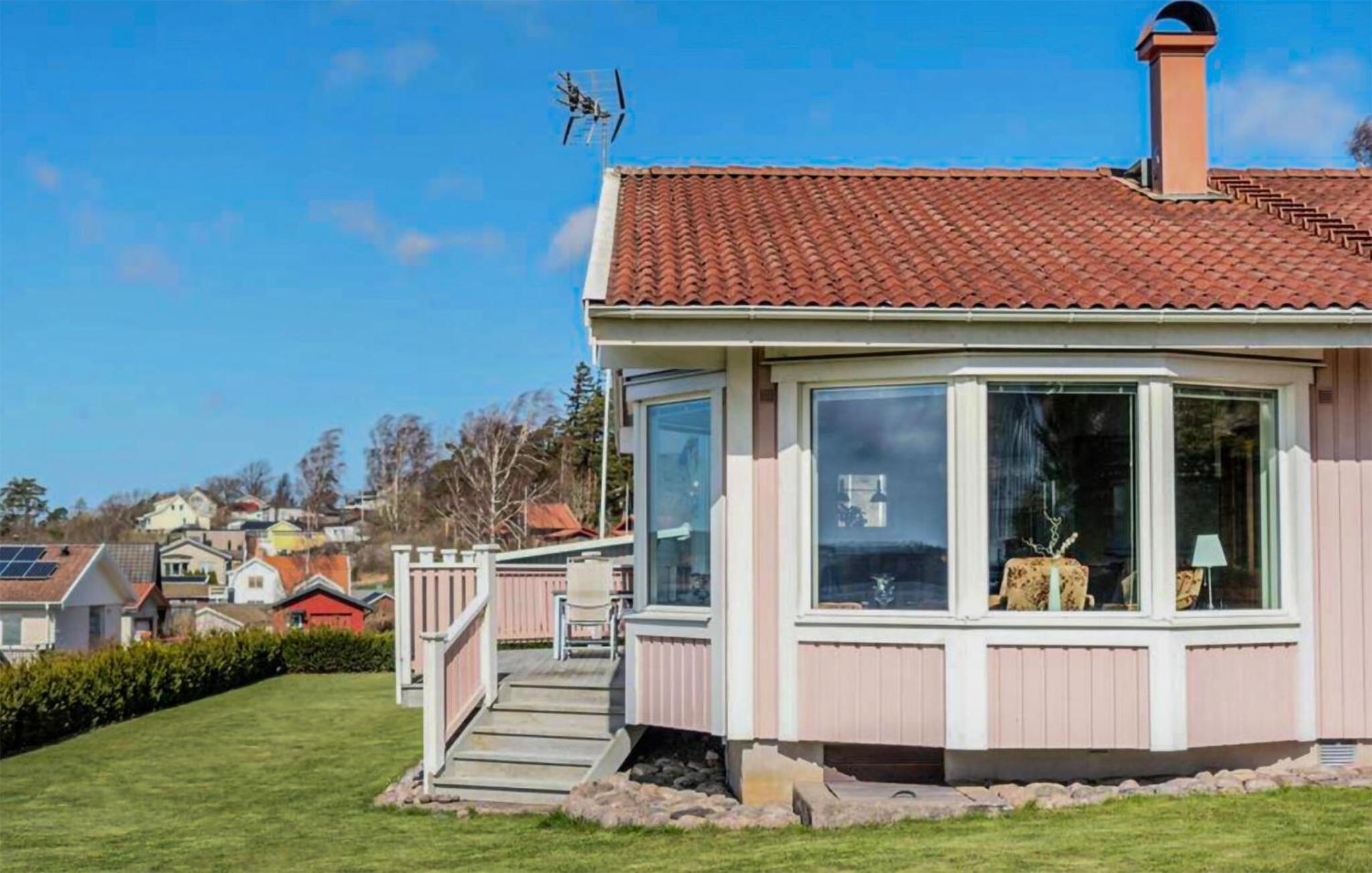 2 Bedroom Lovely Home In Uddevalla view 3