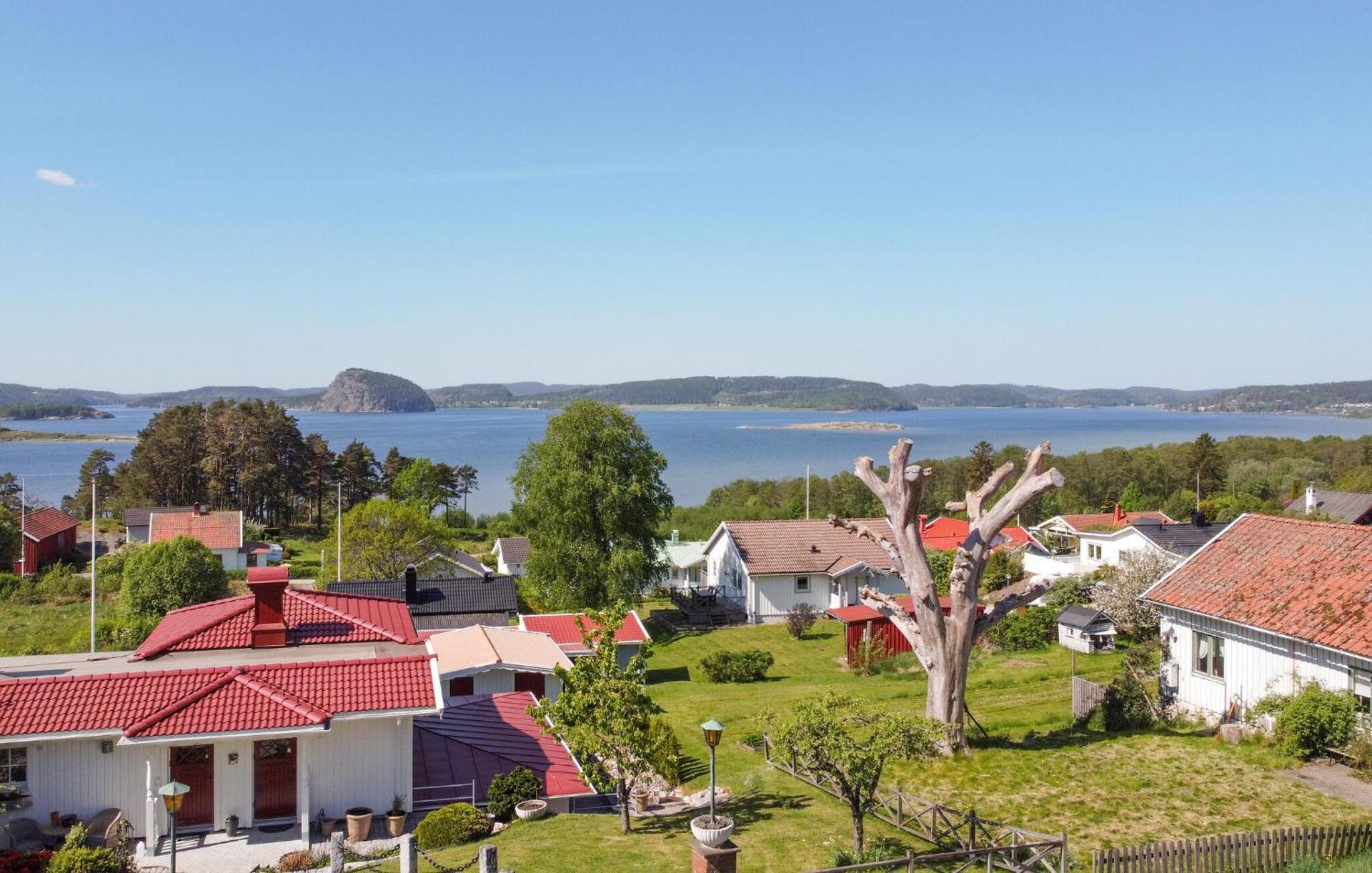 2 Bedroom Lovely Home In Uddevalla view 5