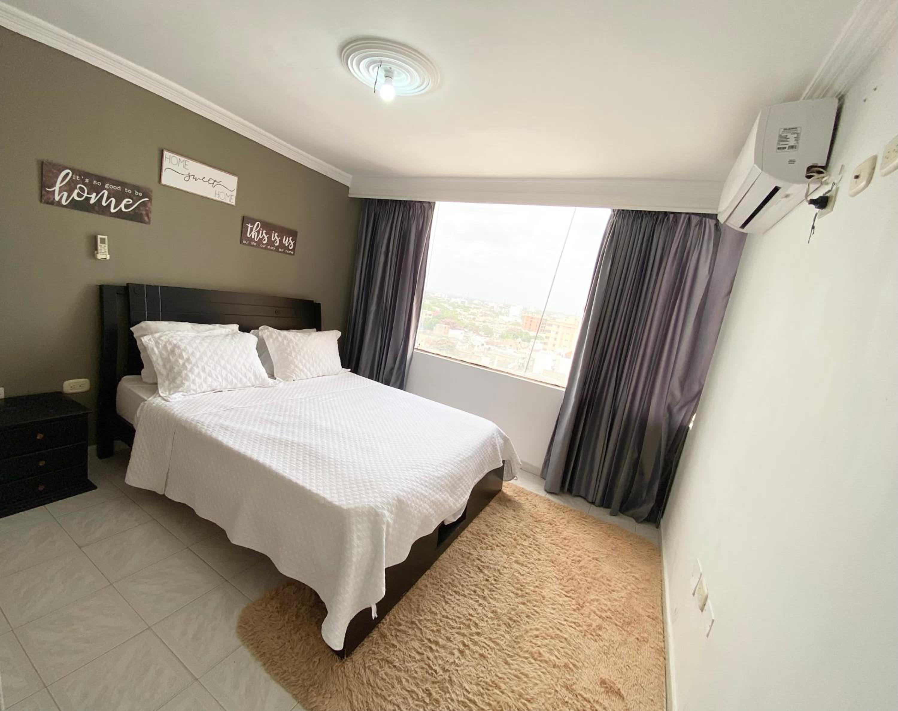 RH04 Espectacular apto edificio frente a la playa, 2 habitaciones, bien iluminado y espacioso - Property Image 1