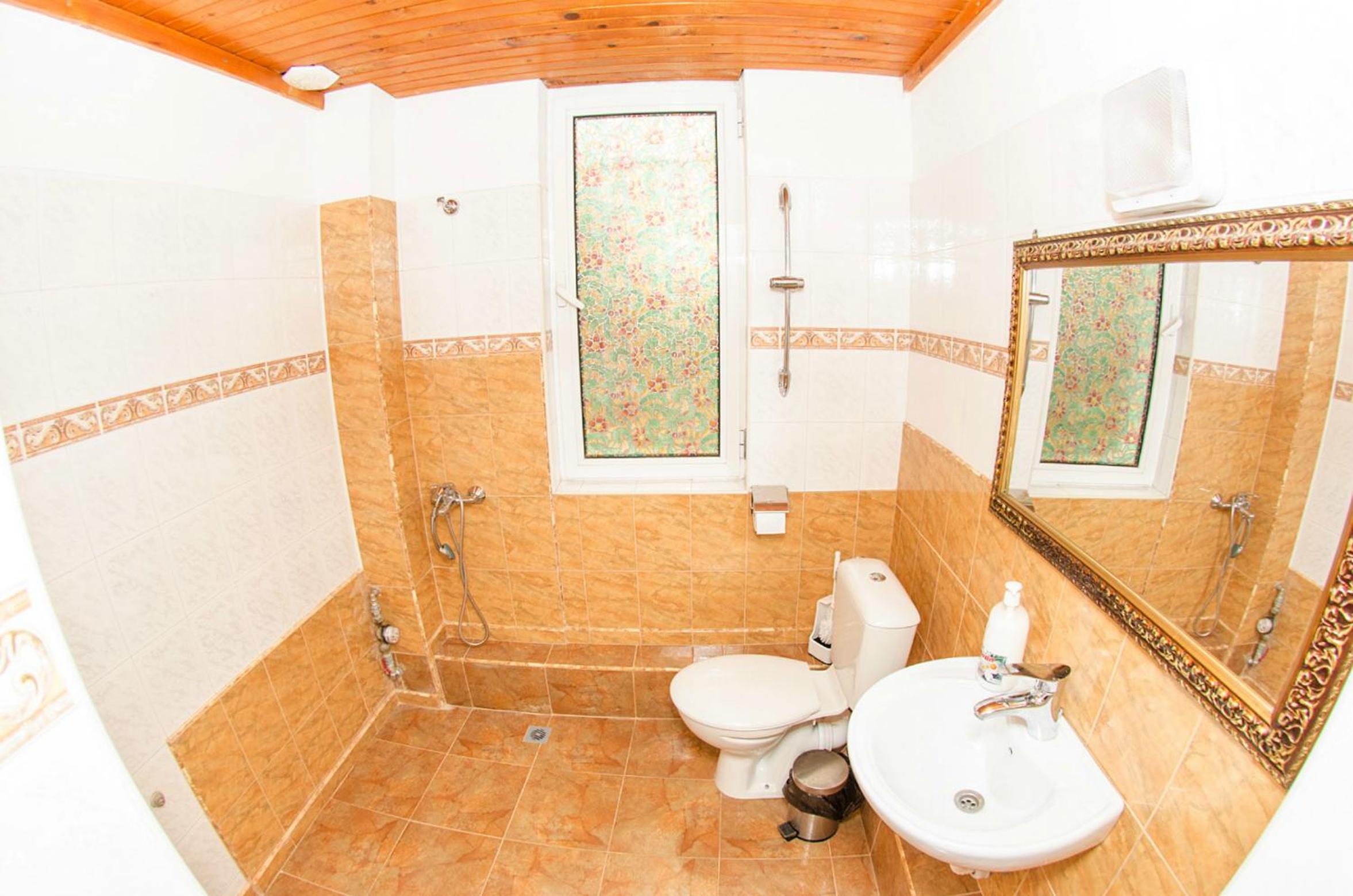 Central GuestHouse Five Corners