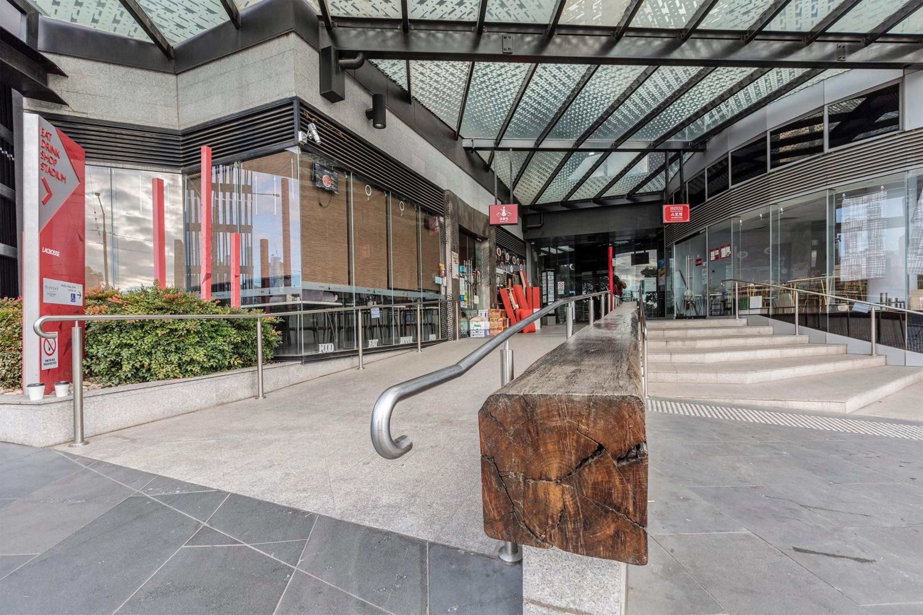 VAQUAY Soho In Docklands