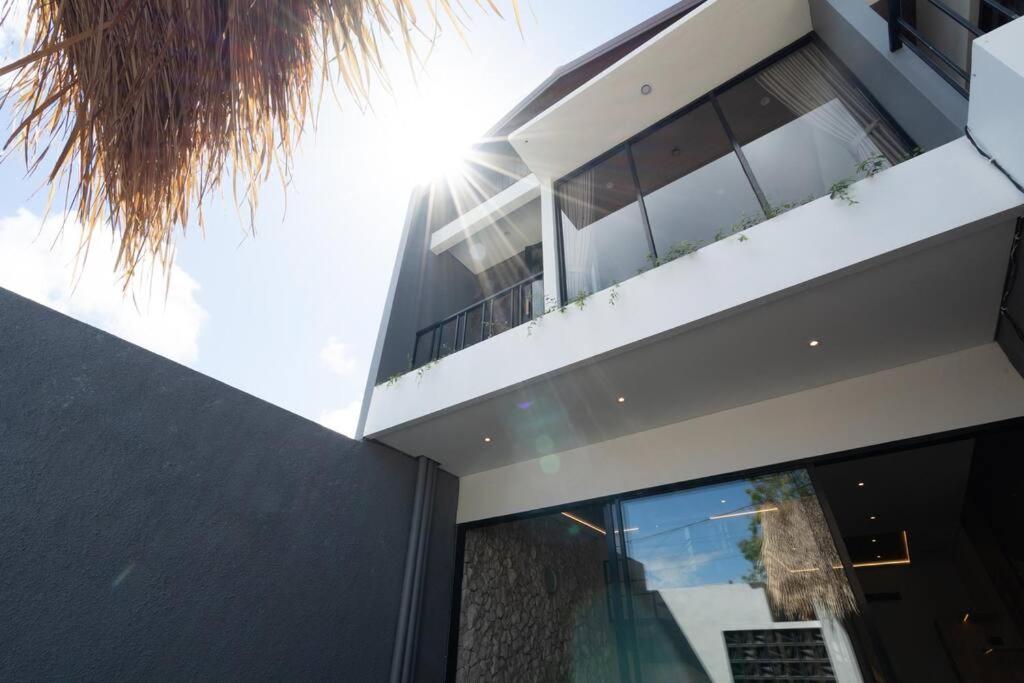 Nirav Uluwatu 2 Bedrooms Villa 1 br mezzanine