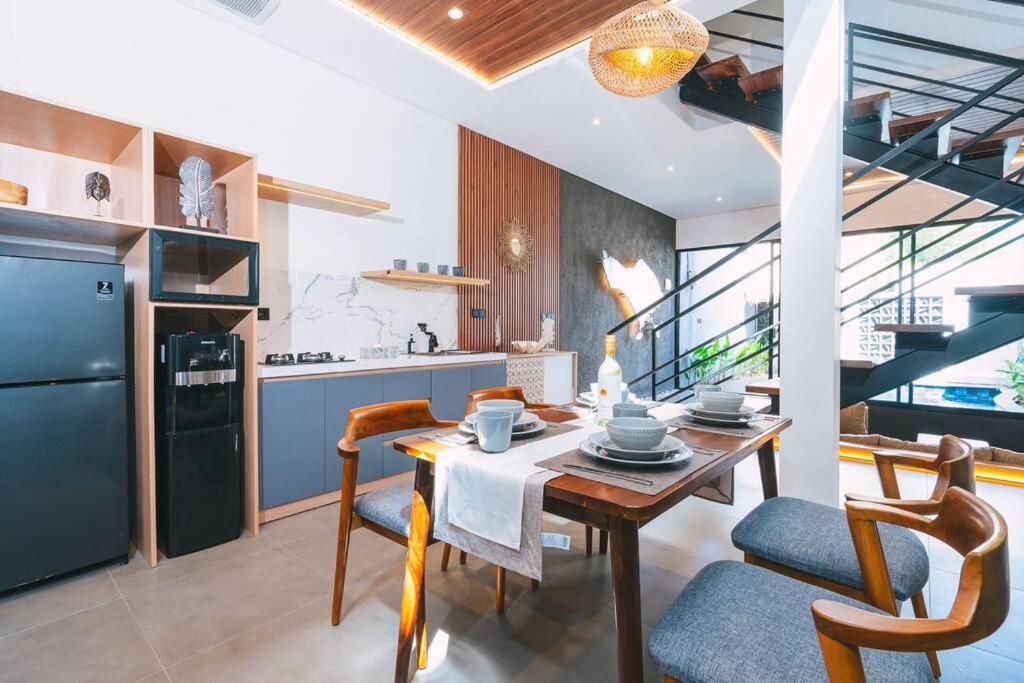 Nirav Uluwatu 2 Bedrooms Villa 1 br mezzanine