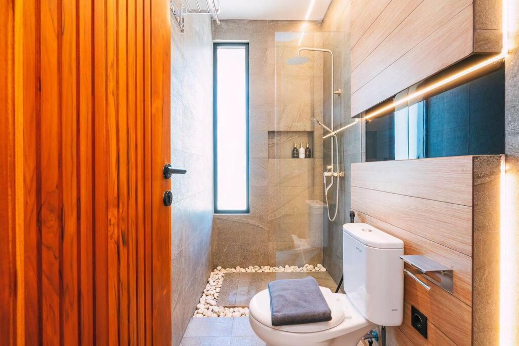 Nirav Uluwatu 2 Bedrooms Villa 1 br mezzanine