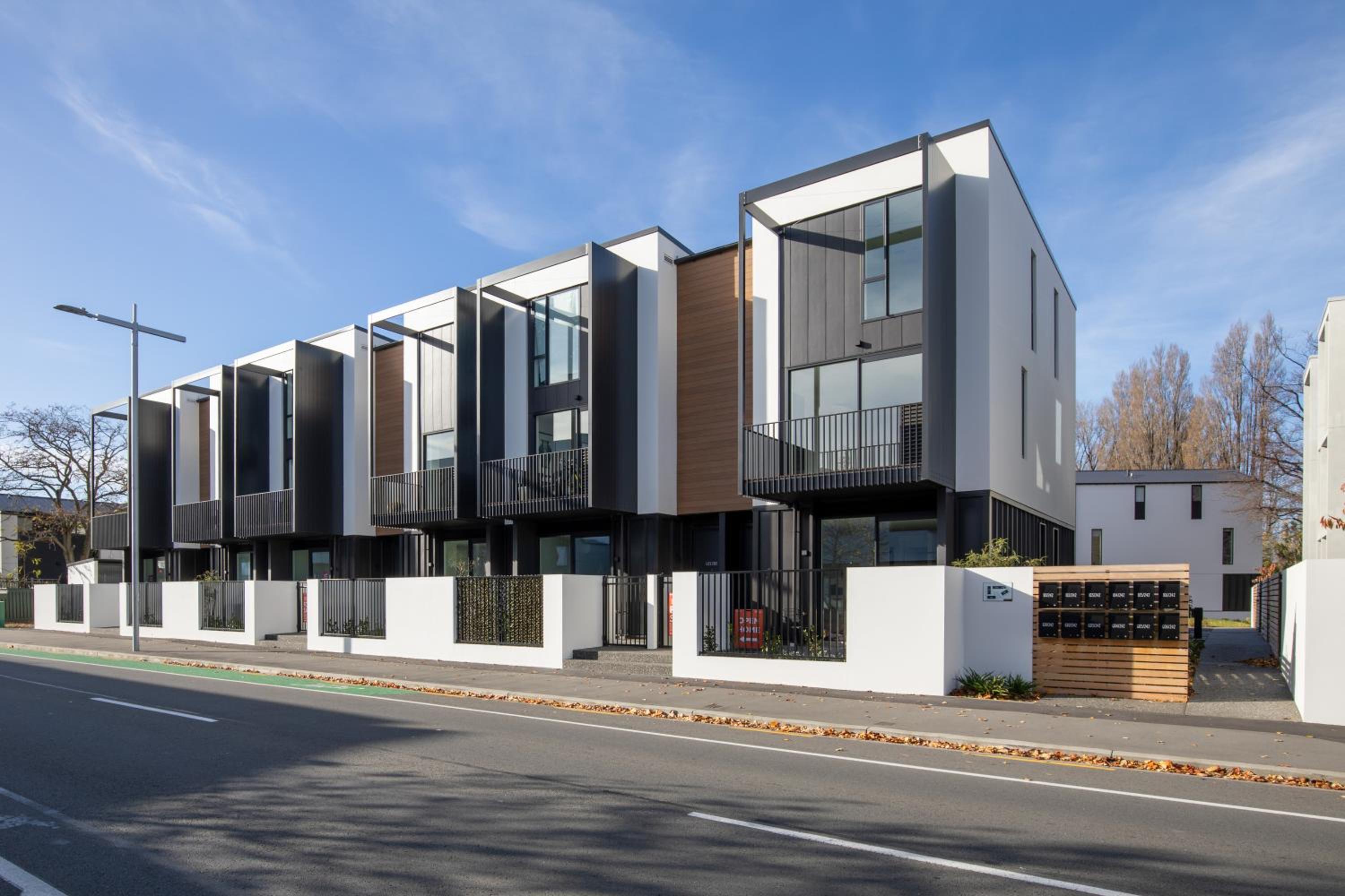 Modern and Central - Christchurch Apartment view 2