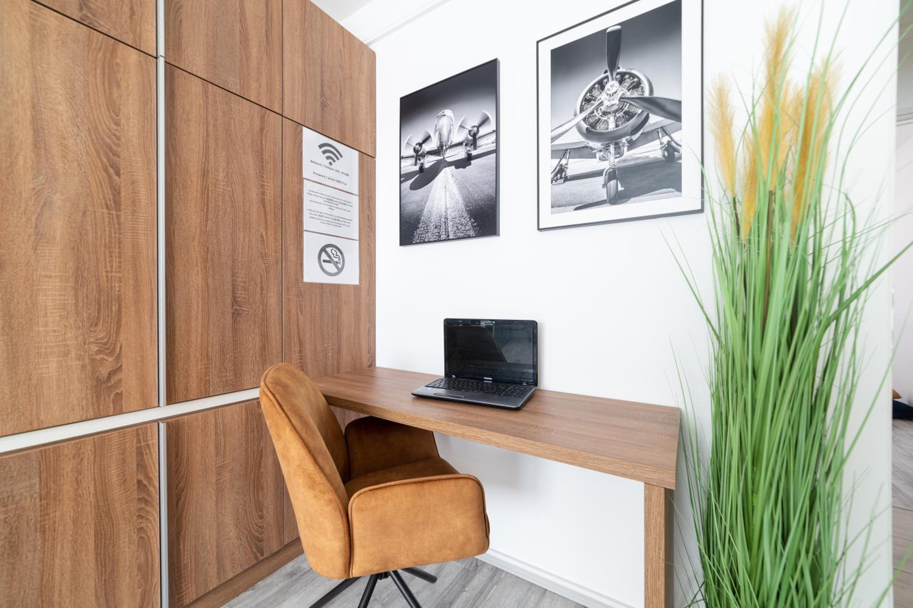 Comfort 18 - Spacious 2-Bedroom Apartment with Balcony view 5