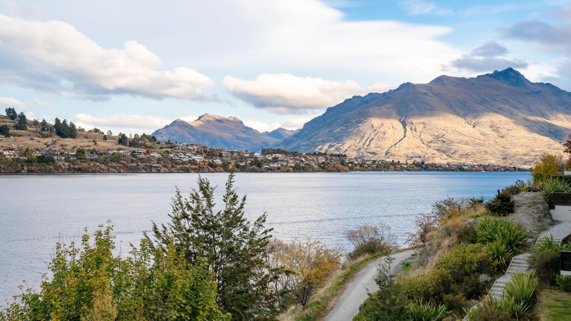 Deerwood Residence-BBQ-Lake Access-Free Parking
