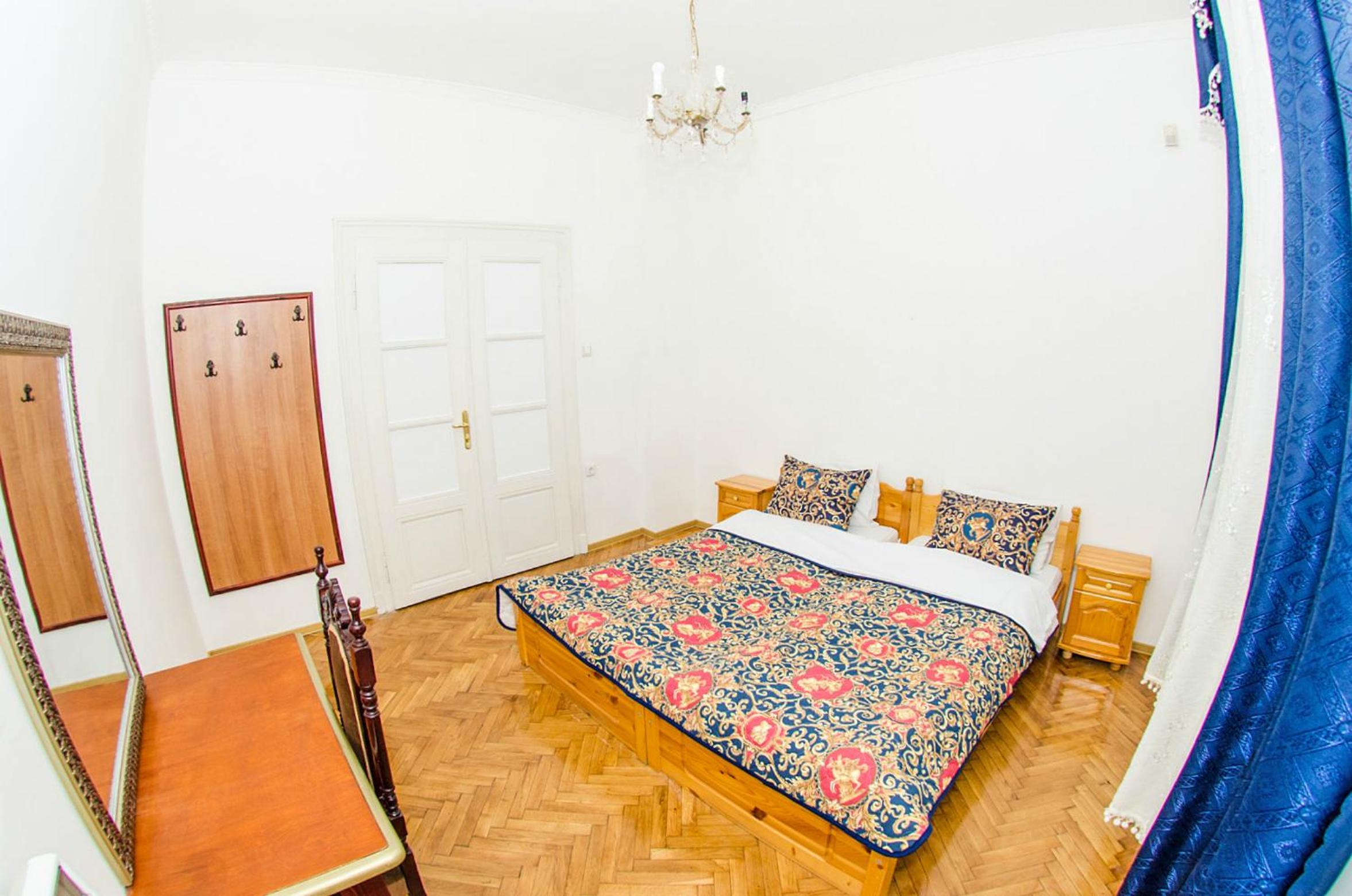 Central GuestHouse Five Corners