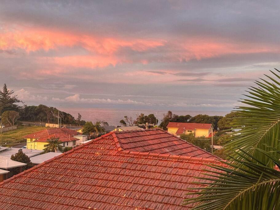 2 Bedroom Coastal getaway with ocean views!
