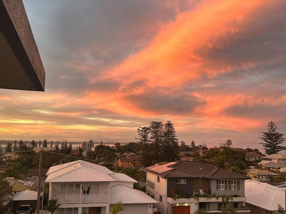 2 Bedroom Coastal getaway with ocean views!