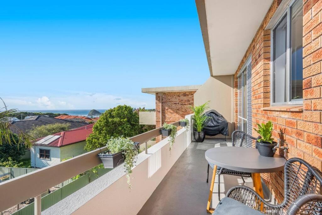 2 Bedroom Coastal getaway with ocean views!