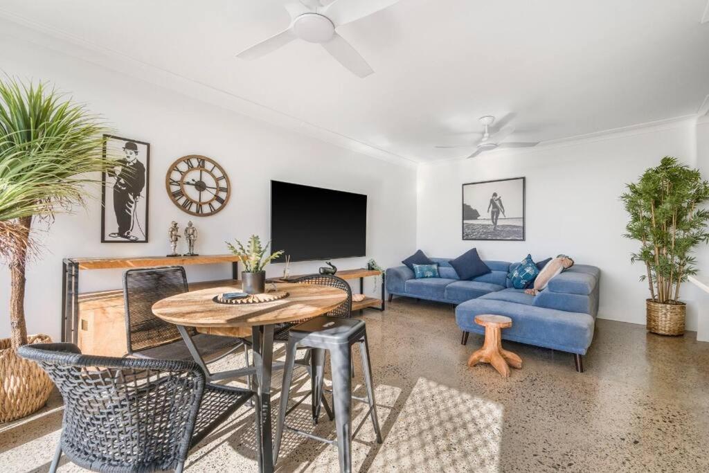 2 Bedroom Coastal getaway with ocean views!