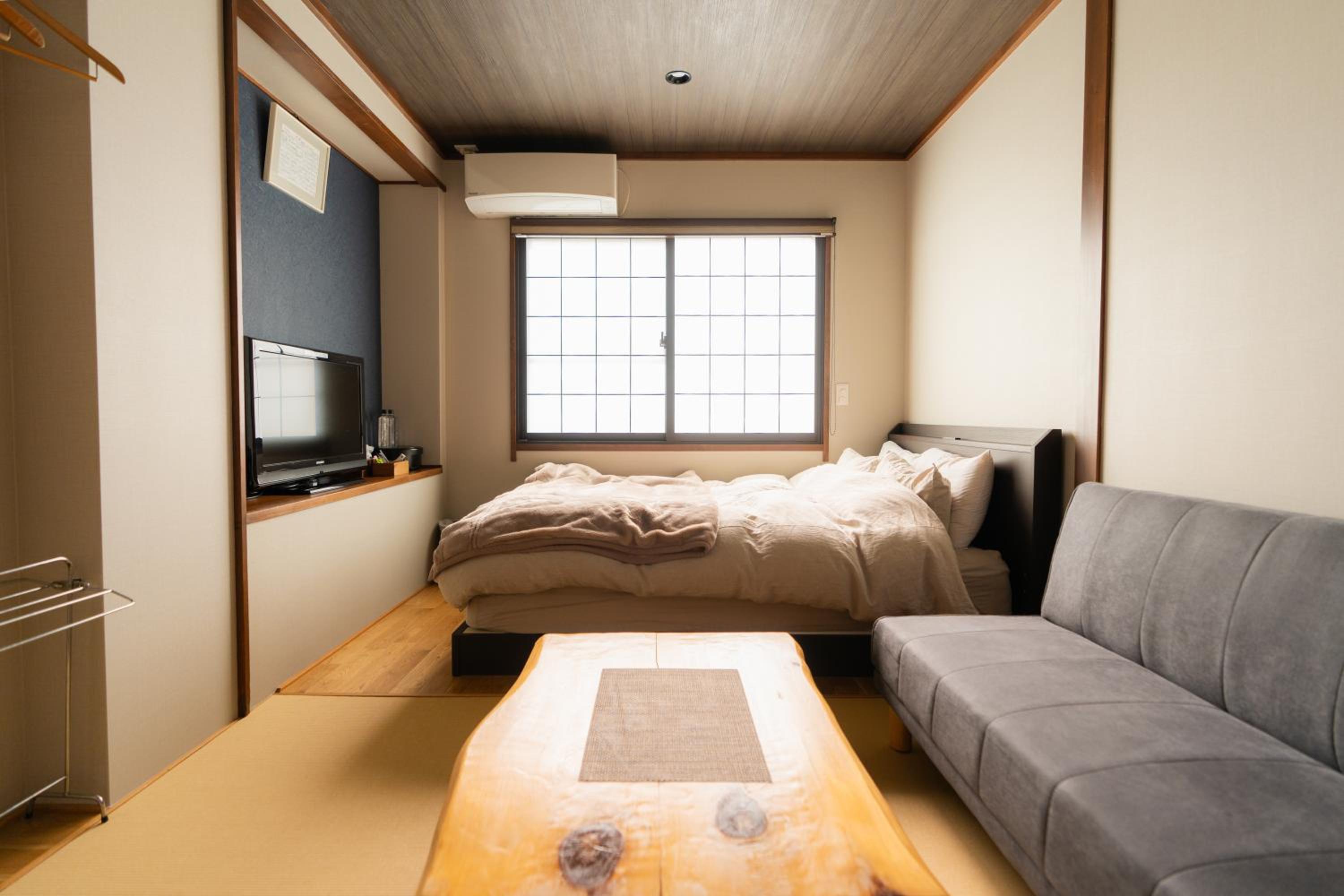 Nozawa Onsen Azegamikan