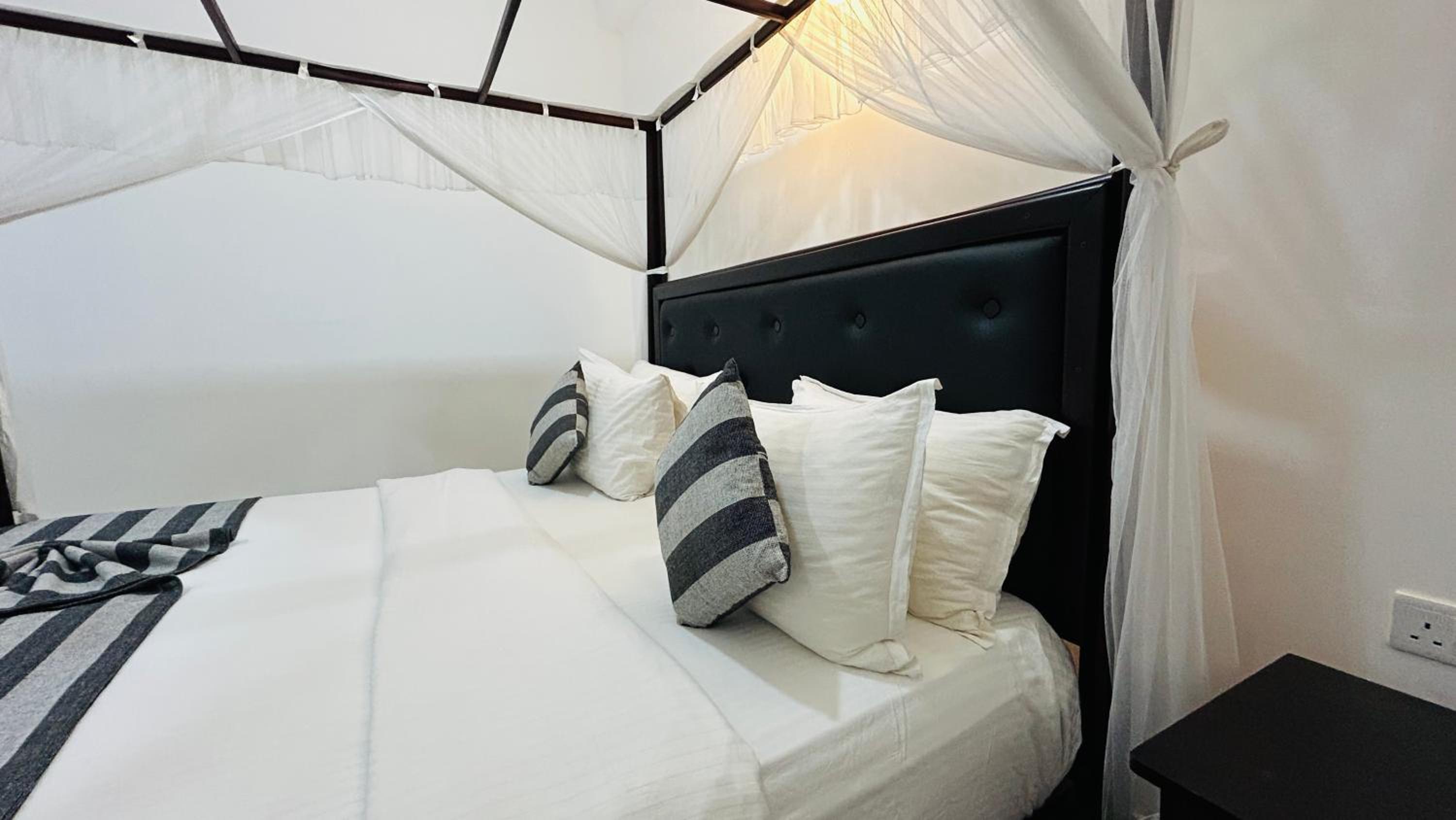 O2 Villas Weligama - Private Apartments view 2