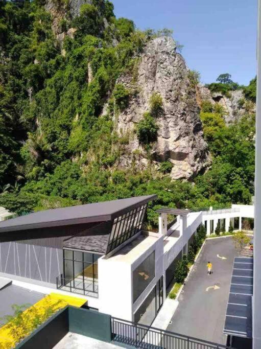 Ipoh Garden East Hill Side Apartment By Warmth Stay photo 1