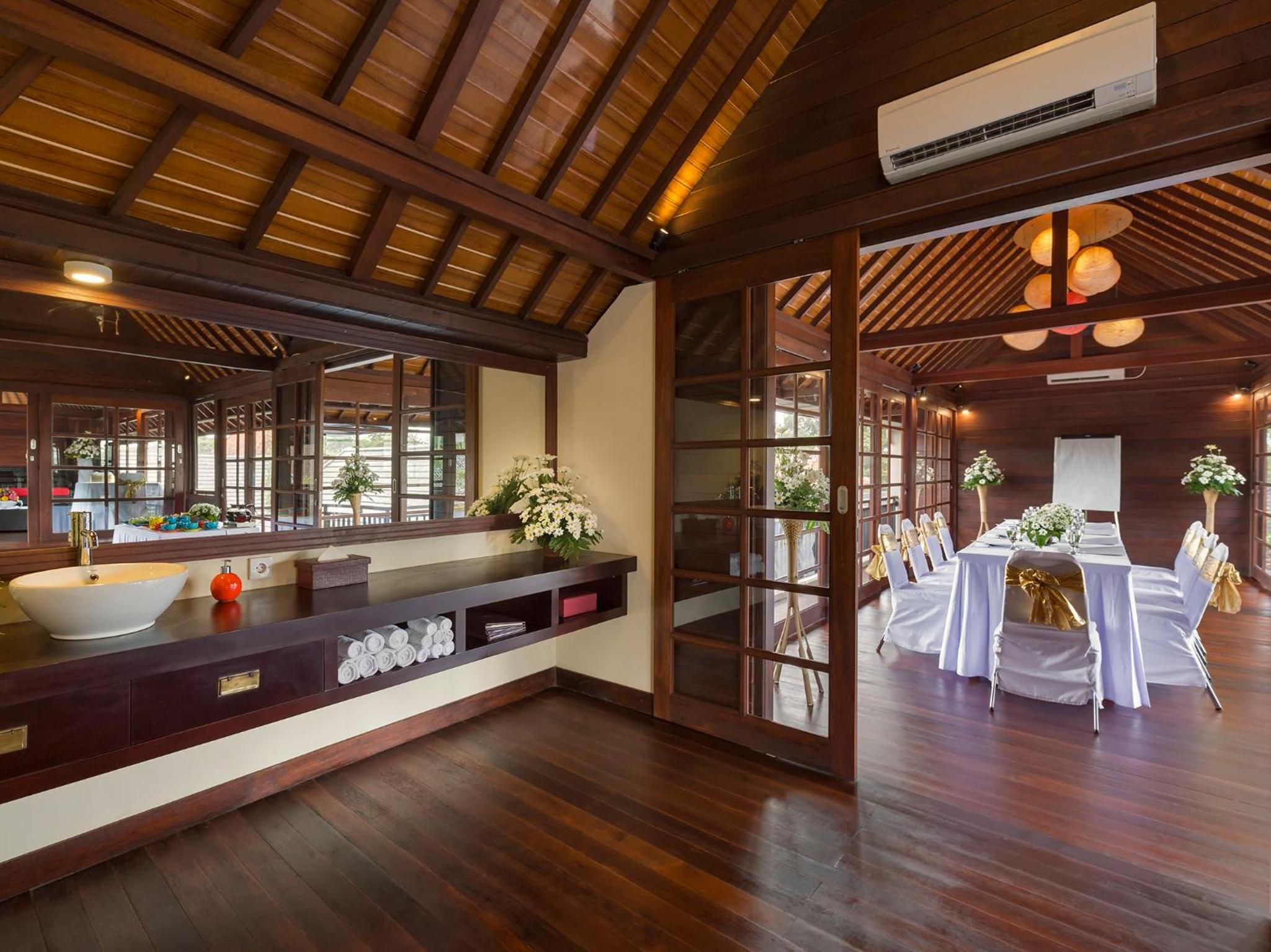 meeting & event spaces