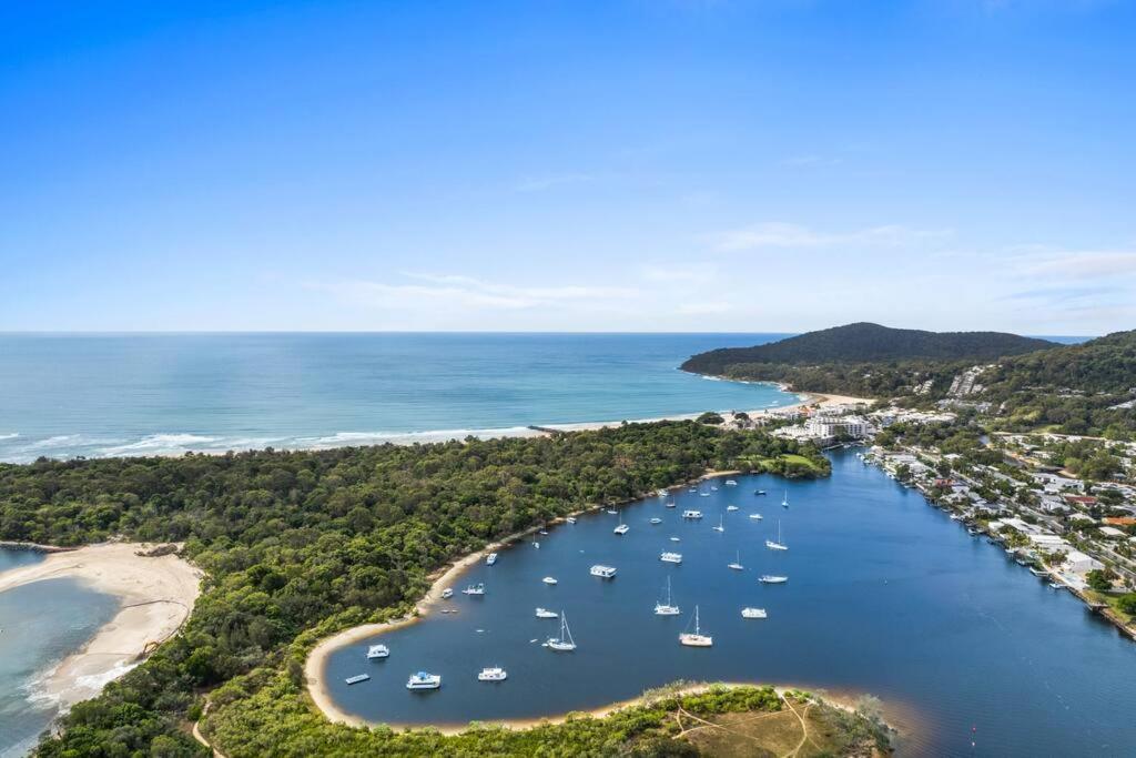 Tides on Noosa Pde - across from river walk to Noosa Main beach
