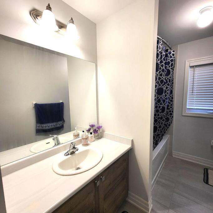 Spacious 4 Bedroom House in Angus
