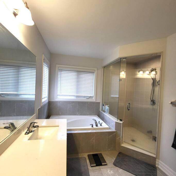Spacious 4 Bedroom House in Angus