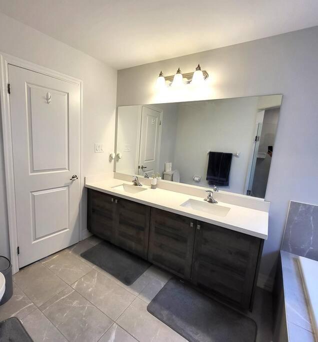 Spacious 4 Bedroom House in Angus