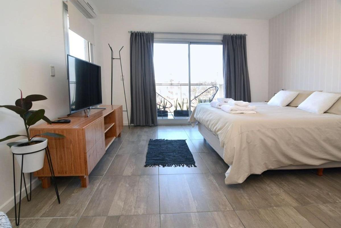 Enjoy VALLANhost @ Studio Soler