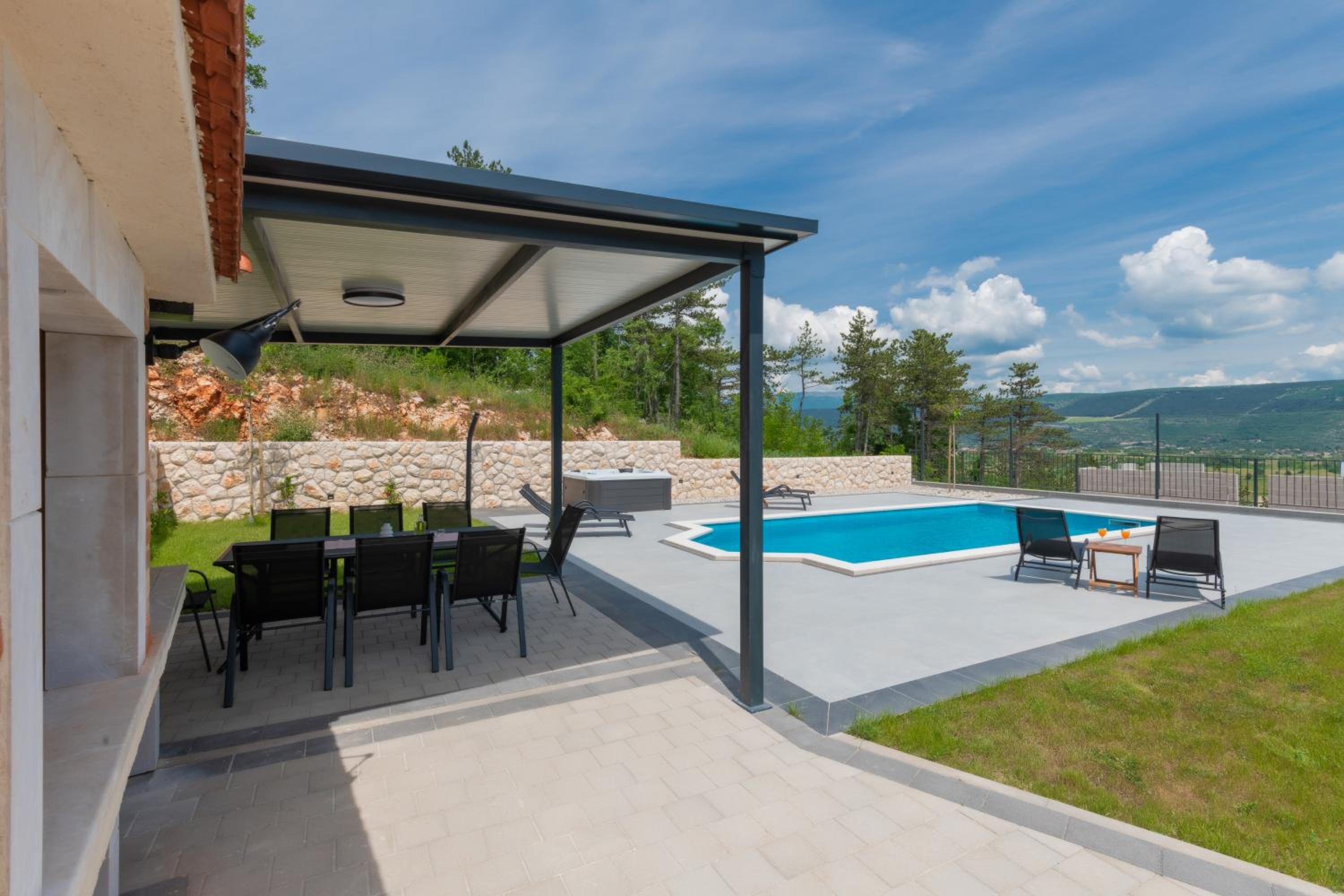 Photo 35