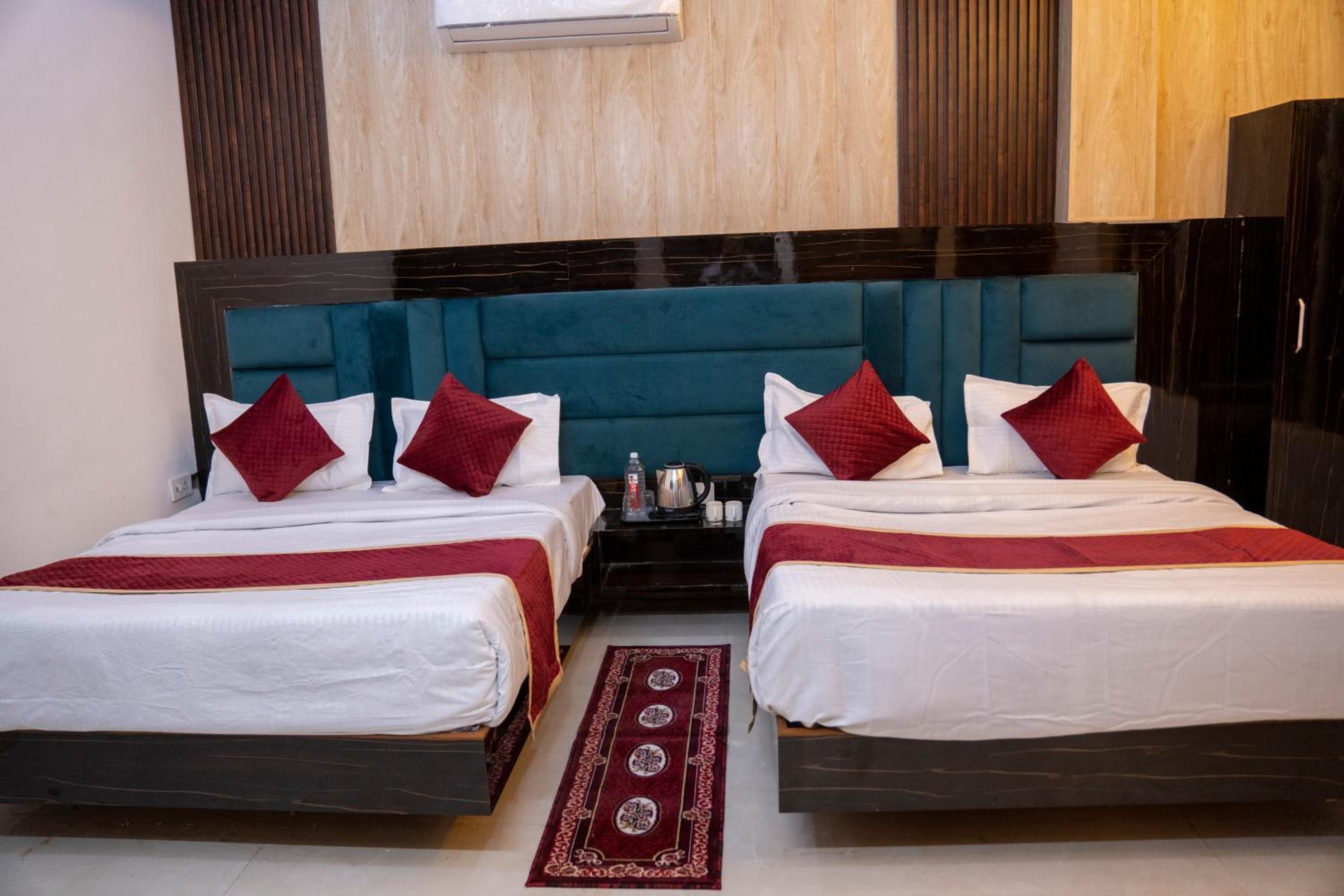 Hotel Vaibhav Palace Guest House