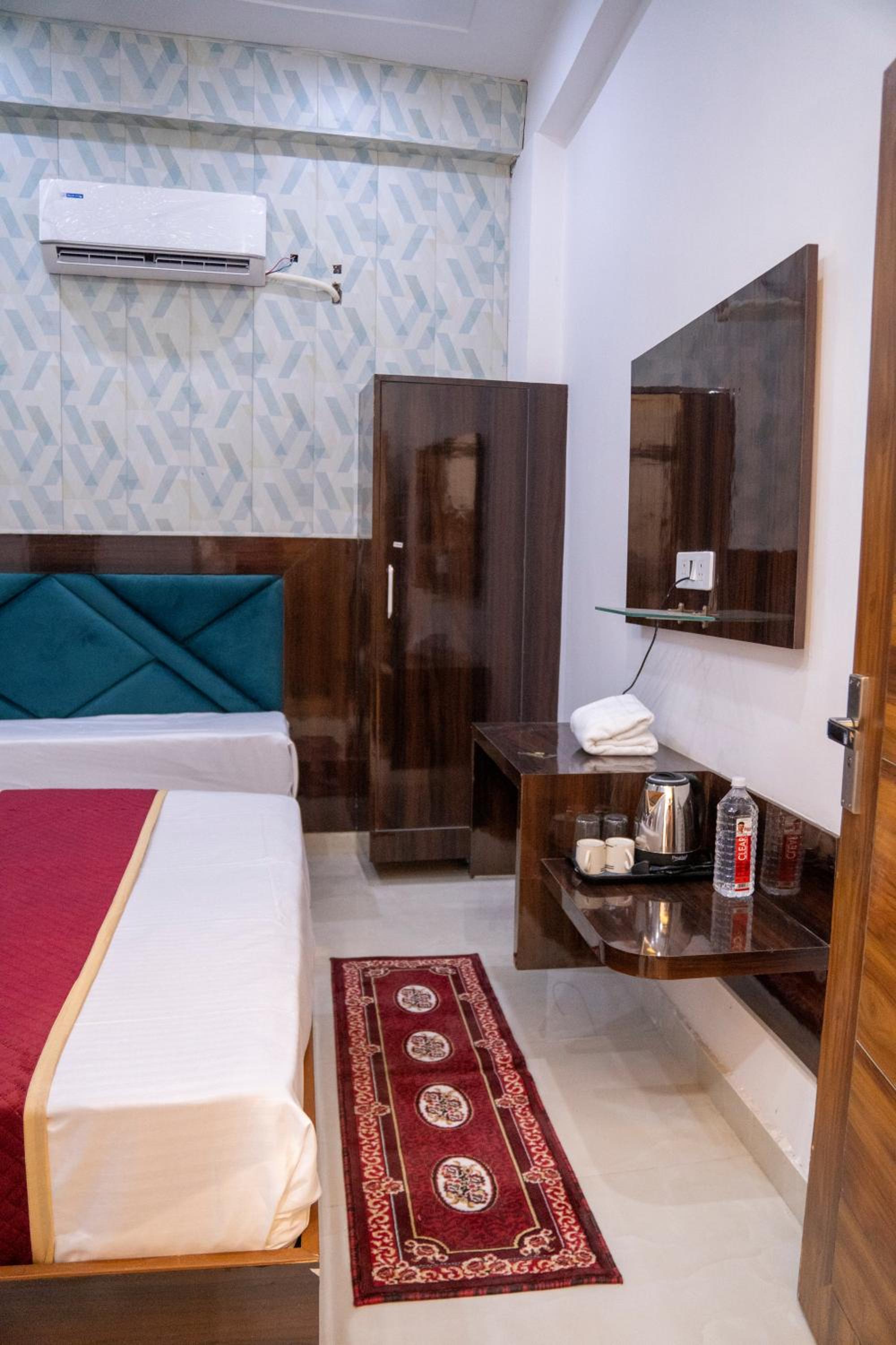 Hotel Vaibhav Palace Guest House