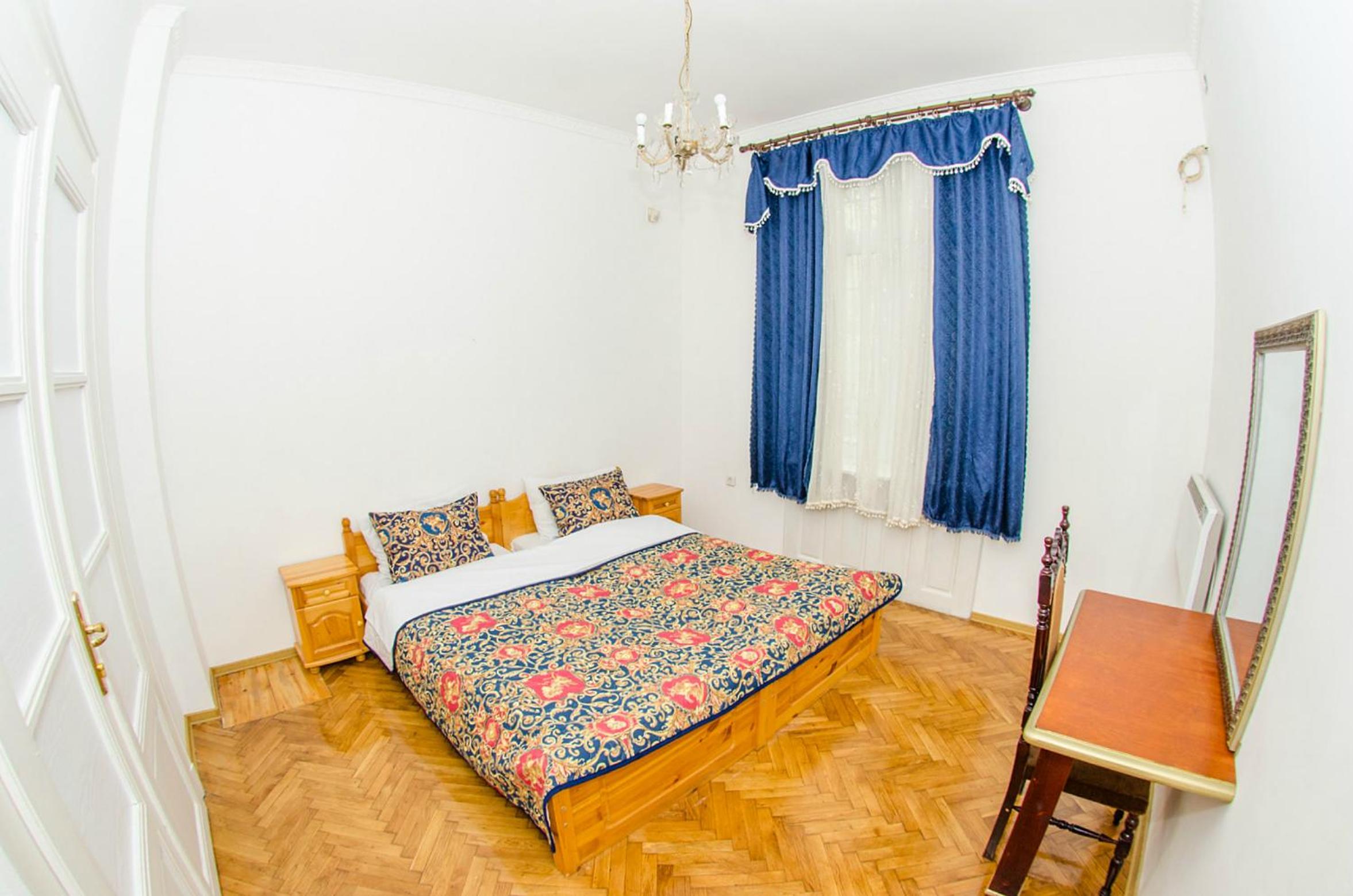 Central GuestHouse Five Corners