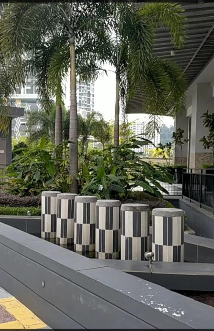 KL2-4pax studio nr KTM&Midvalley