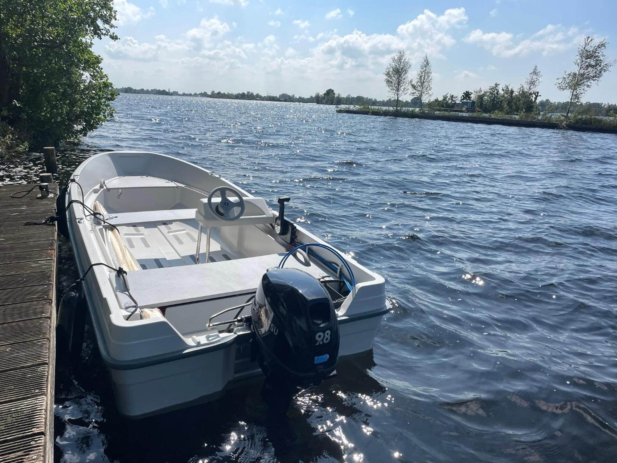 Luxury Experience in Off The Grid Lodge at an Amazing Lake Vinkeveense Plassen