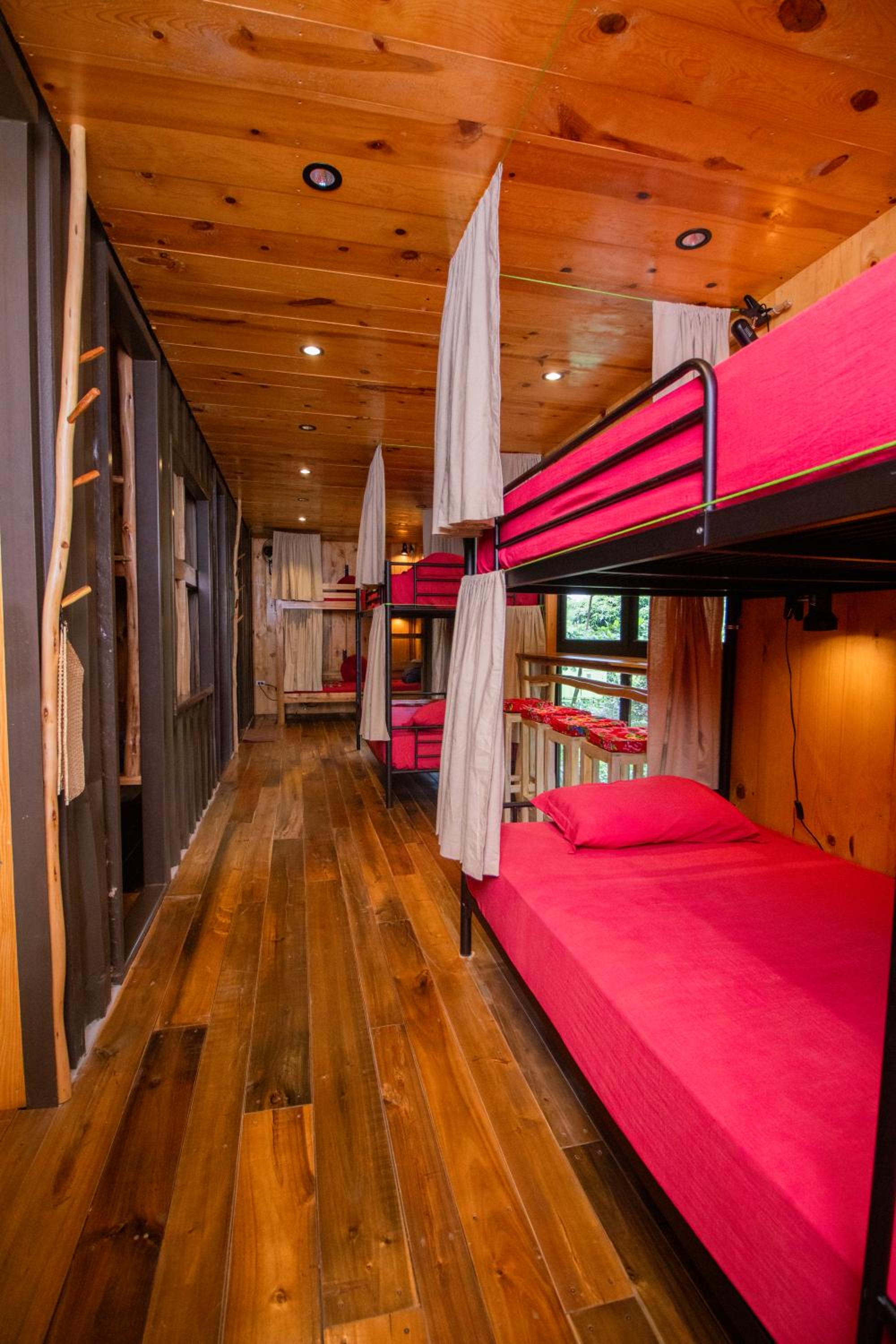 GISY Lake Hostel
