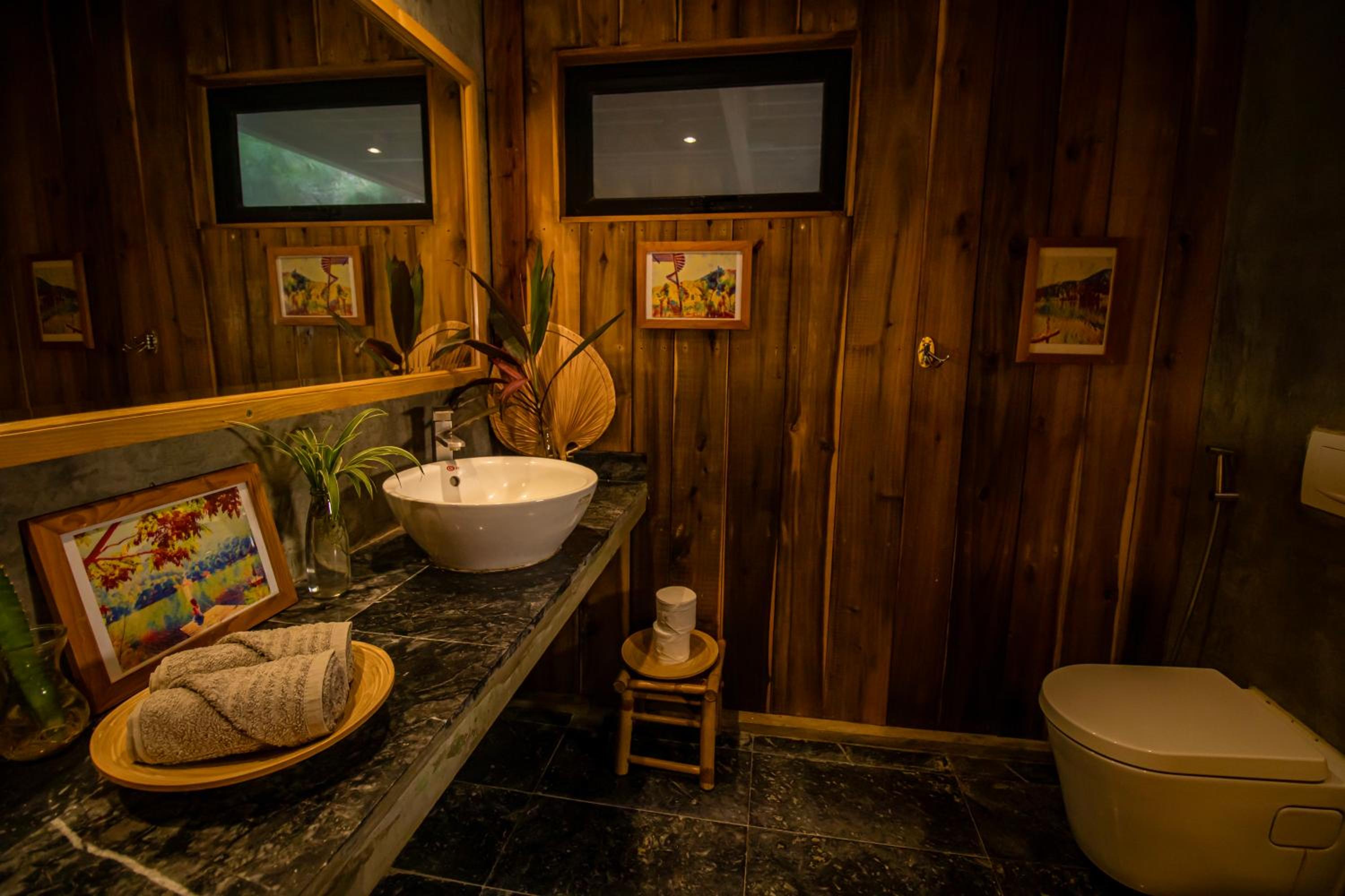 GISY Lake Hostel