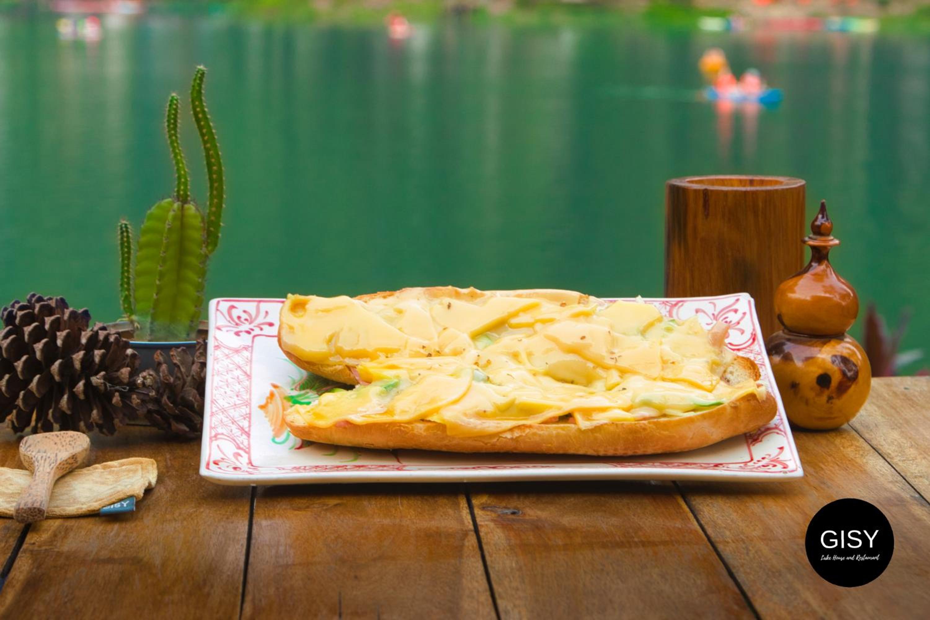 GISY Lake Hostel