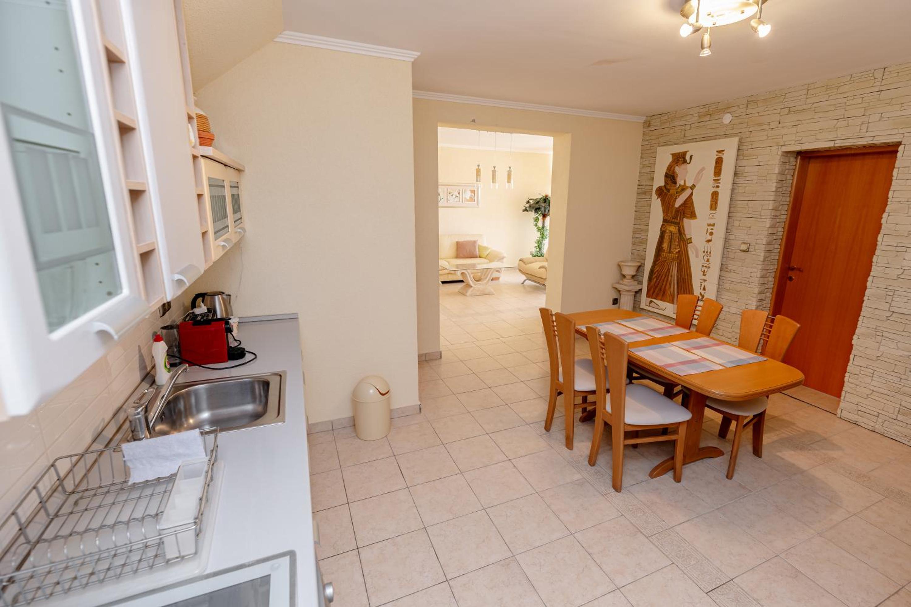 SunSea Apartments